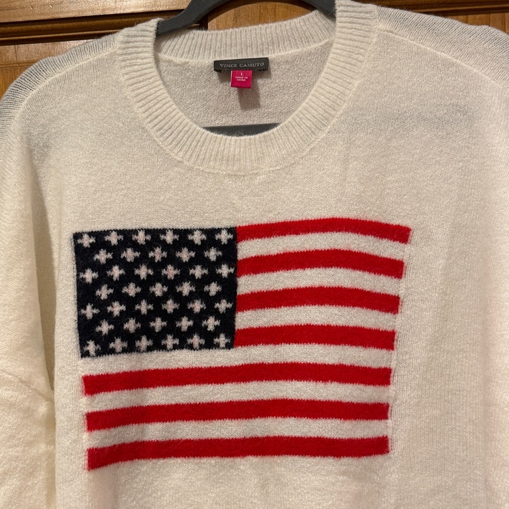 Vince Camuto White Crewneck Sweater with American Flag - Picture 2 of 4